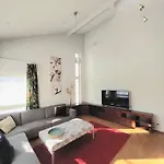 公寓 Semi-detached House With Sauna
