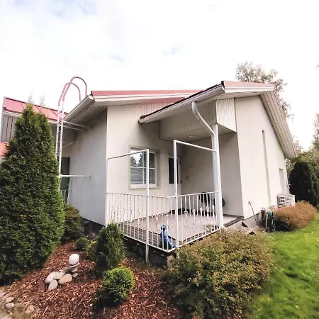 Semi-detached House With Sauna & Yard Near Center