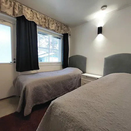 Semi-detached House With Sauna דירה *