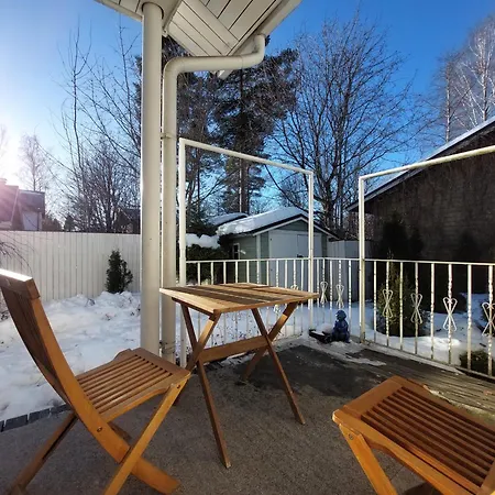 Semi-detached House With Sauna & Yard Near Center *