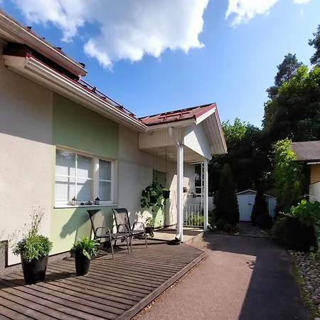 Semi-detached House With Sauna דירה *