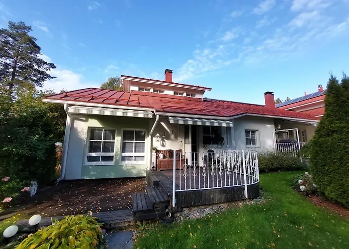 شقة Semi-detached House With Sauna