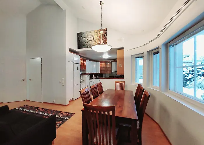 شقة Semi-detached House With Sauna *