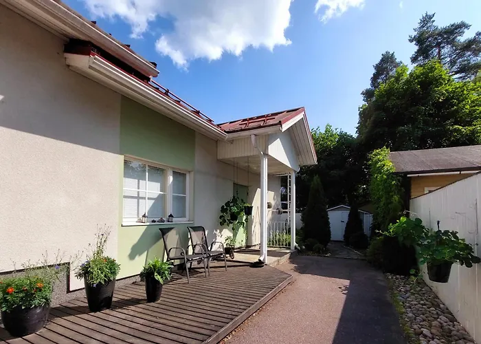 Semi-detached House With Sauna شقة *